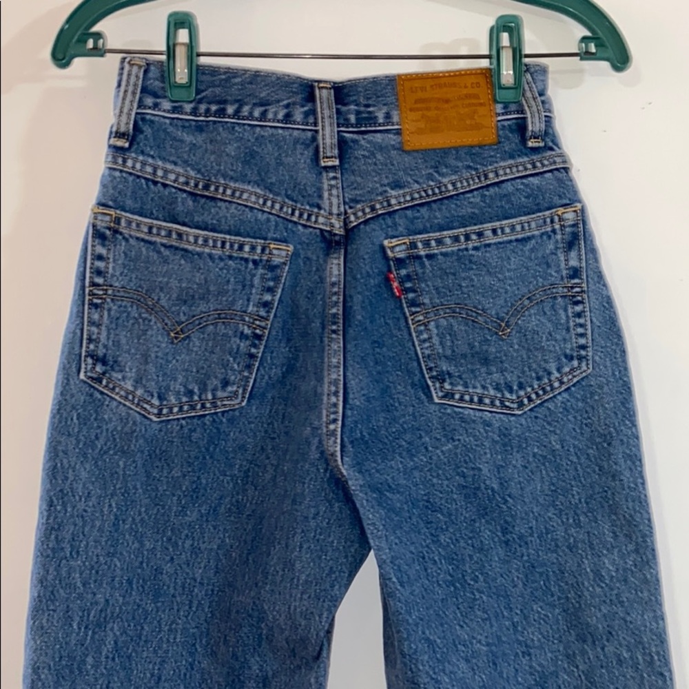 Never worn! Levi Mom Jeans